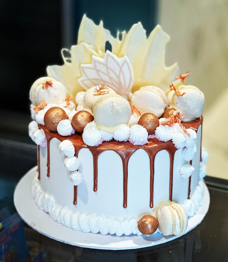 Drip Cake - Sweet infusion Cakes